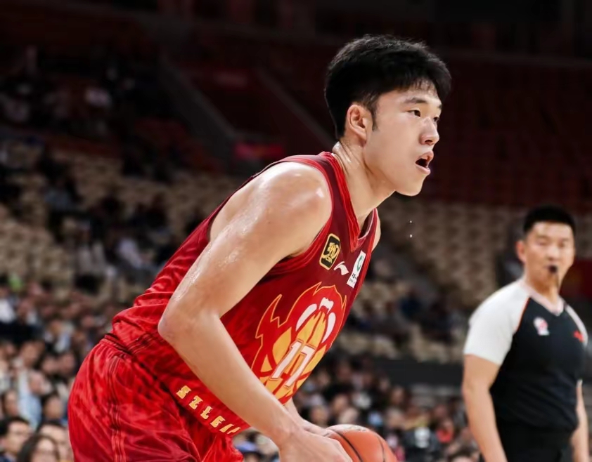 关于CBA季后赛倒计时，深圳男篮今晚主帅复盘，细节引发关注，压力陡增，阵容厚度经受考验的信息