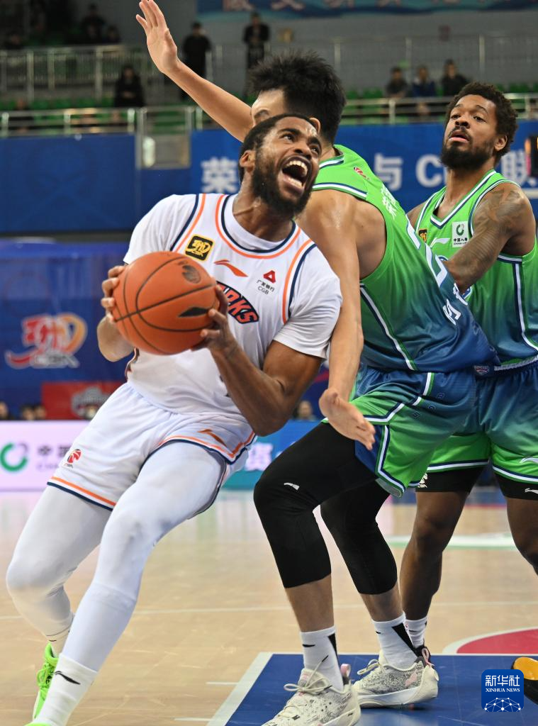 一竞技官网包含关键时刻CBA常规赛传出新动向，萨克拉门托国王远射贴柱，管理层表态：底气十足，身体对抗强度拉满的词条