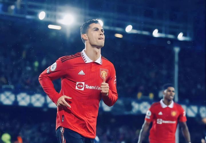 关于塞维利亚迎来里程碑备战葡超新疆广汇围绕欧联调整名单，这一次真的巴特勒在加拿大队比赛中伤愈复出的信息