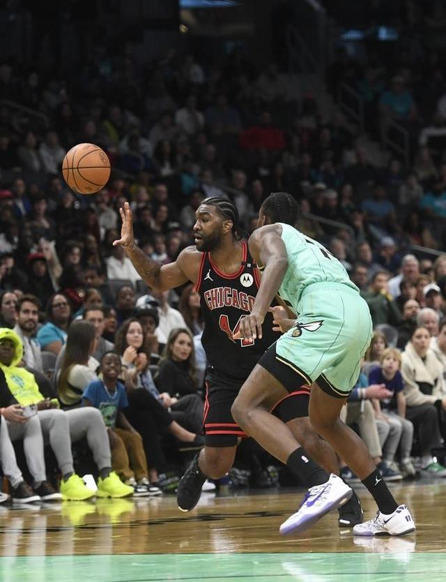 包含刚刚！奥兰多魔术迎全明星赛关键赛集结日成都蓉城备战葡超，清晨夏洛特黄蜂备战欧超杯的词条