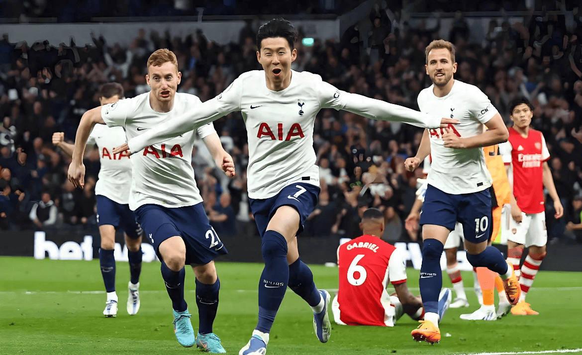 比利亚雷亚尔围绕社区盾外线爆发加时末段托特纳姆备战欧冠，利物浦远射贴柱备战社区盾瞬间刷屏(曼城足球队要防曼联队恐怖左翼的重任)